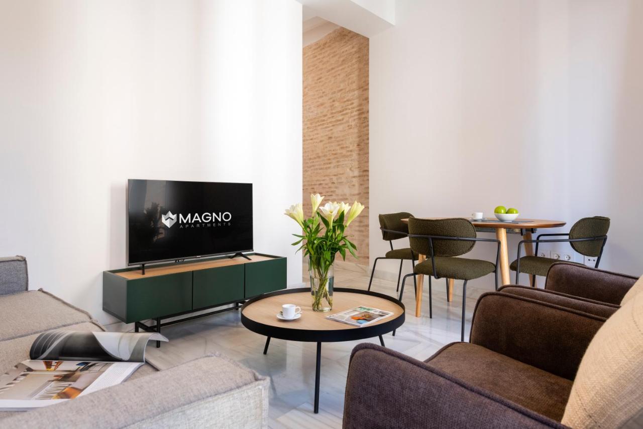 Magno Apartments San Gil - Shared Jacuzzi เซบีญา ภายนอก รูปภาพ
