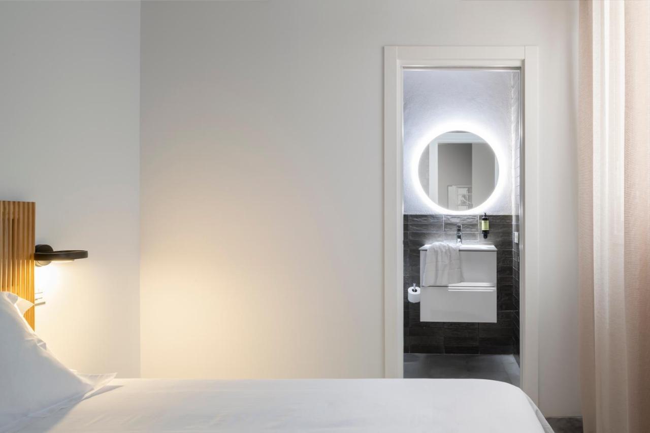 Magno Apartments San Gil - Shared Jacuzzi เซบีญา ภายนอก รูปภาพ