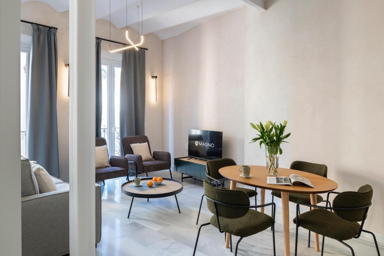 Magno Apartments San Gil - Shared Jacuzzi เซบีญา ภายนอก รูปภาพ